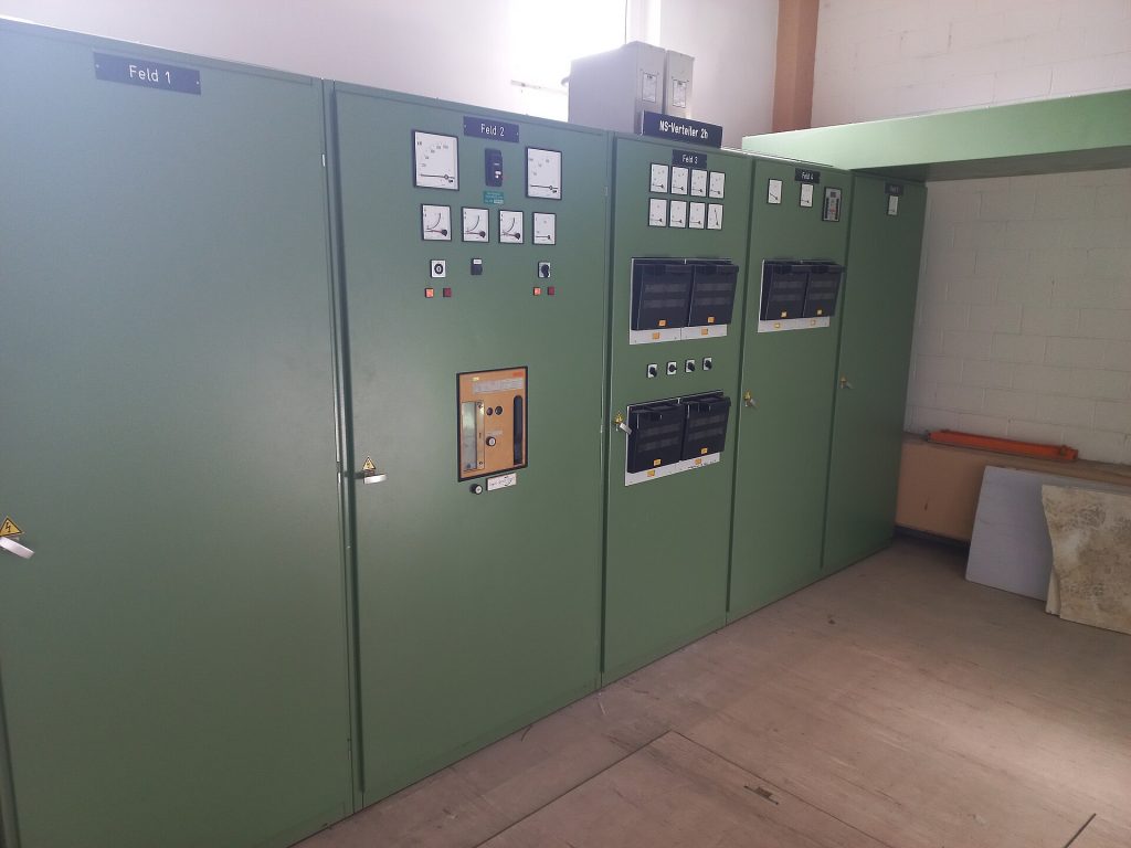 Commercial electrical distribution board and switchgear